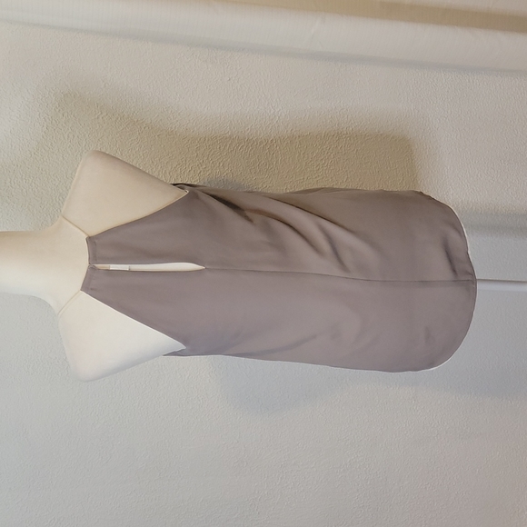 4/$25, Express Tank Top - Picture 3 of 7